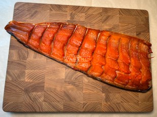 Фисташки: Горбуша боковина х/к (юкола)