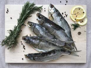 Морской лизун: Вобла вяленая астраханская крупная