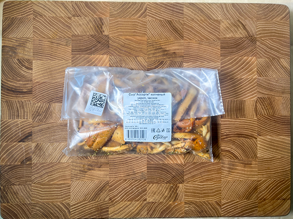 Сыр 150 гр ГОРНЫЙ СЫРОВАР (Ассорти копчёный с укропом и чесноком) в Северодвинске