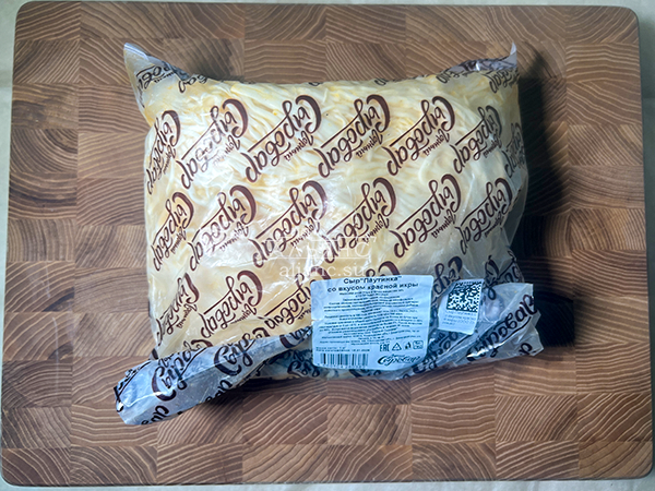 Сыр 1 кг ГОРНЫЙ СЫРОВАР (Паутинка со вкусом красной икры) в Северодвинске